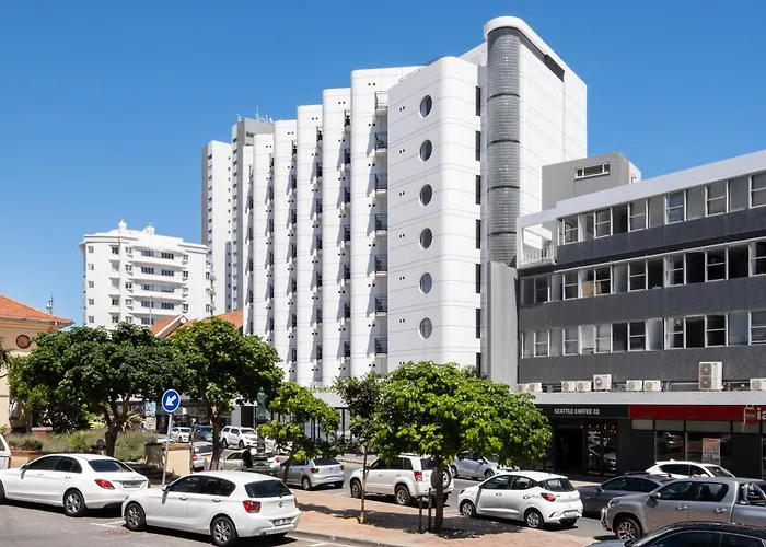 Flamingo 404 - Sea Point Studio Apartment
